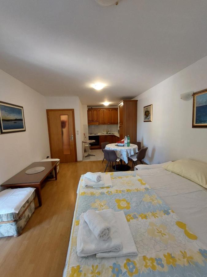 Apartman Mira Makarska Buitenkant foto