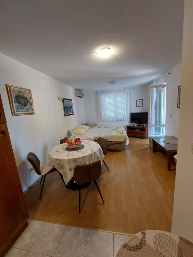 Apartman Mira Makarska Buitenkant foto